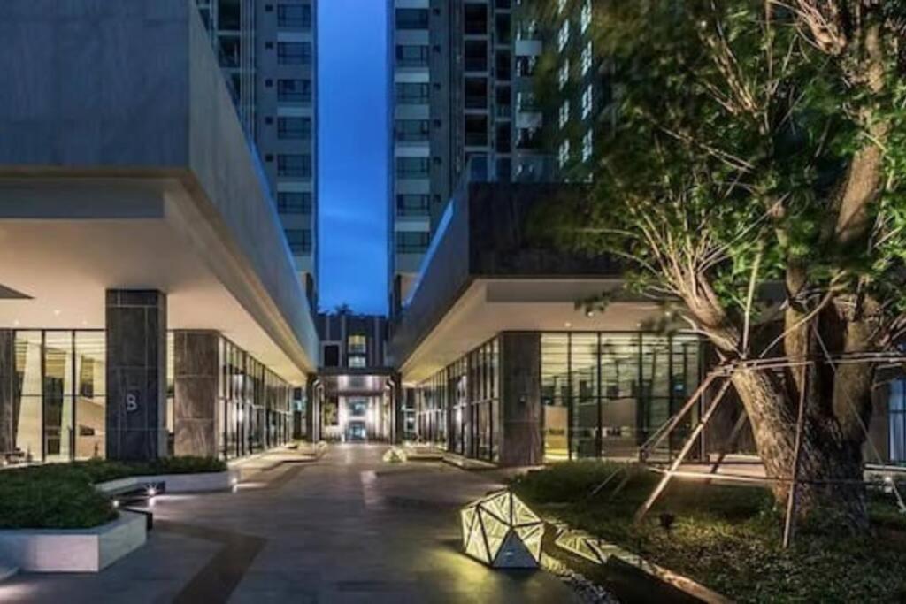 The Base अपार्टमेंट